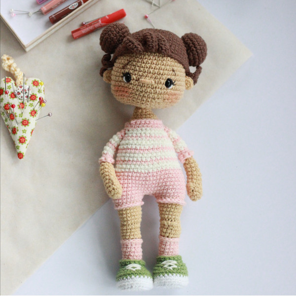 amigurumi-doll-crochet-pattern