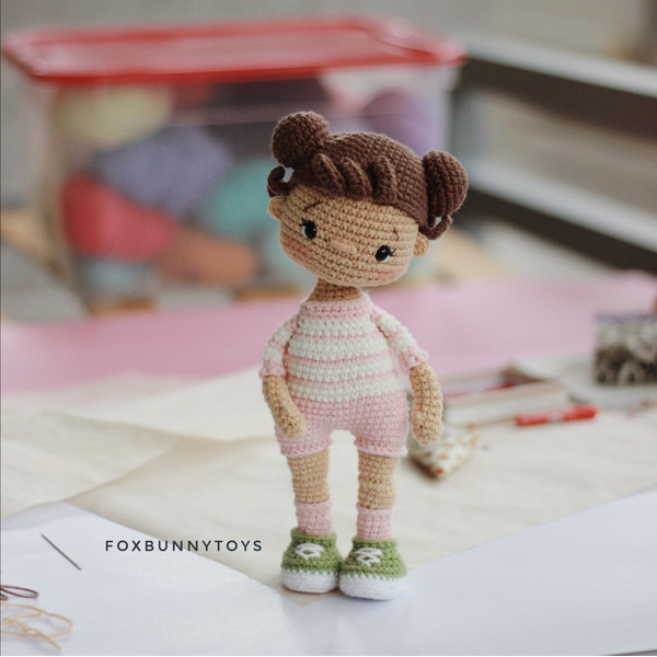 Crochet-doll-amigurumi-pattern