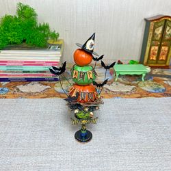 Pumpkins in a flower pot for Halloween. Dollhouse miniature.1:12.