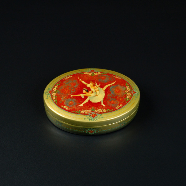 Waltz_of_the_Flowers_lacquer_box