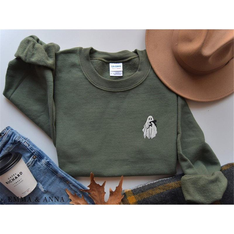 MR-8920239645-embroidered-ghost-sweatshirt-halloween-sweatshirt-black-cat-military-green.jpg