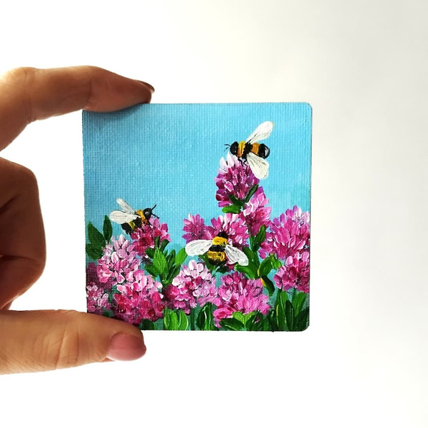 Miniature-painting-bumblebees-and-flowers-refrigerator-decoration.jpg