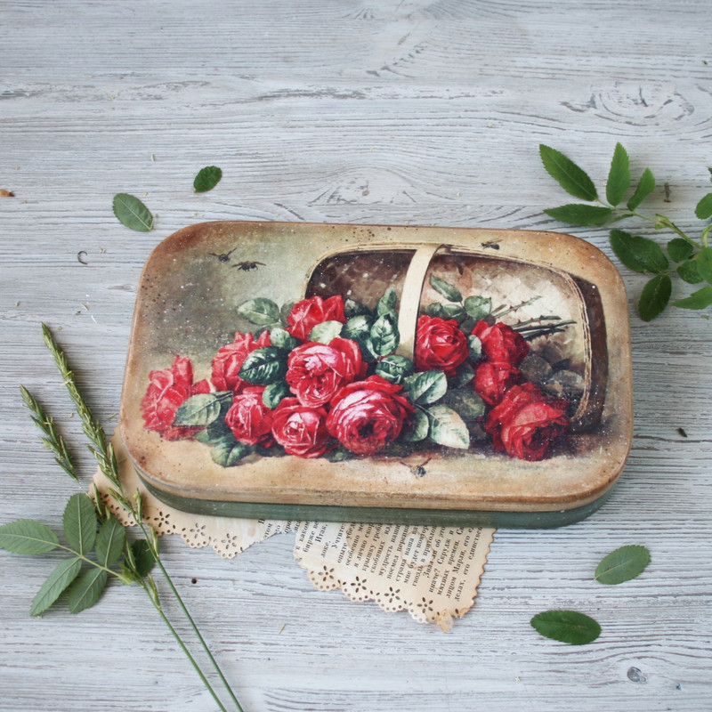 Wooden jewelry box roses.jpg