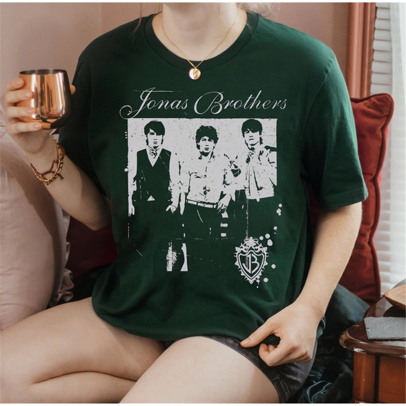 MR-119202311328-jonas-brothers-vintage-shirt-five-albums-one-night-tour-image-1.jpg