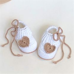 Booties with heart for baby girl white moccasins sneakers 3-6 months shoes for boy socks for babies