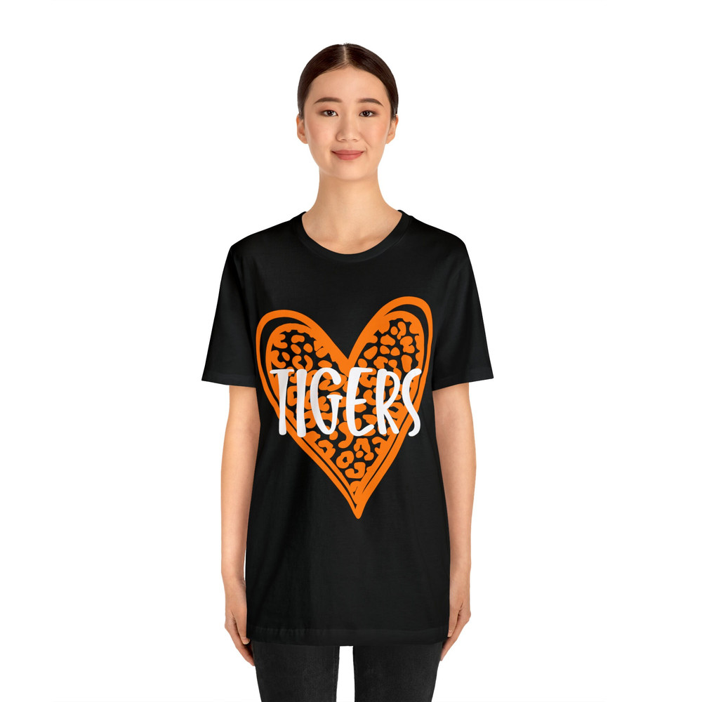 Tigers Love Unisex Jersey Short Sleeve Tee - 3.jpg