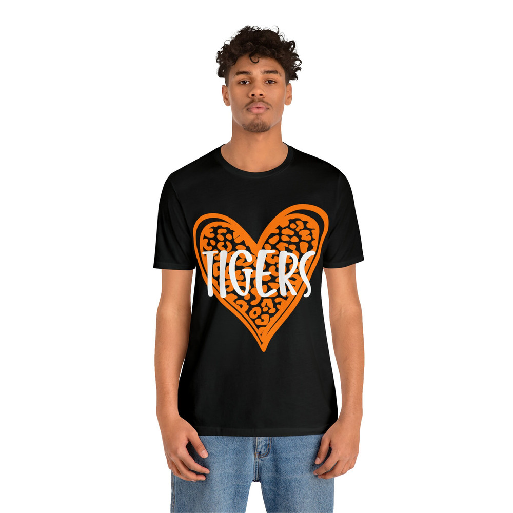 Tigers Love Unisex Jersey Short Sleeve Tee - 4.jpg