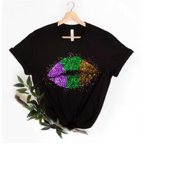 mardi lips shirt,mardi gras shirt, lips fleur de lis shirt, fat tuesday shirt, flower de luce shirt, louisiana shirt, sa