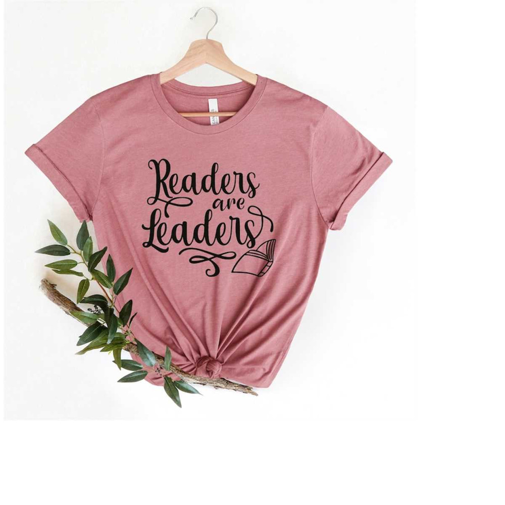 MR-1392023165912-readers-are-leaders-shirt-graphic-tee-teacher-shirt-image-1.jpg