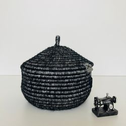 Silver black basket with lid 12 cm x 15 cm