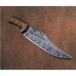 knife, damascus skinning knife, handmade knife, hand forged knife, hunting knife with knife sheath, bushcraft knife