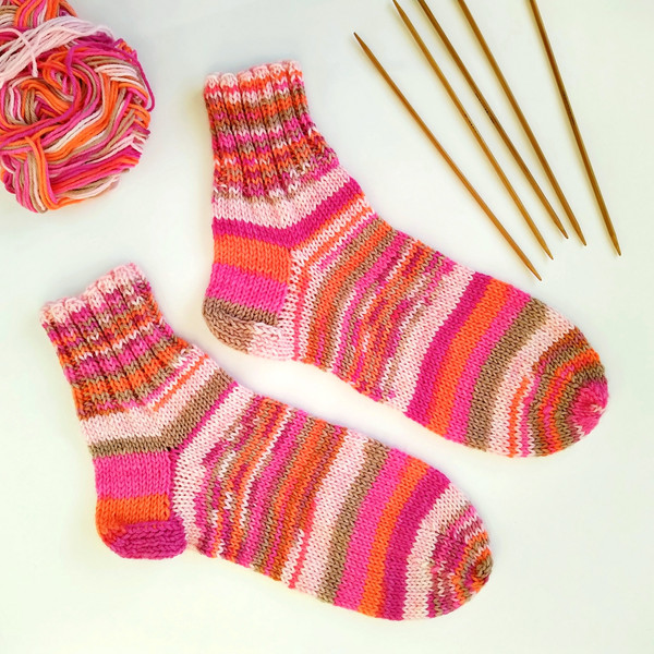 Knitting patterns bed socks easy.jpg