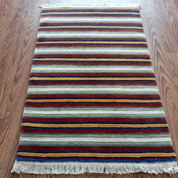 handknotted/handmade nepali woolen carpet 60 knots 62 cm x 92 cm