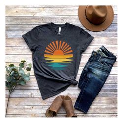Retro Sunset Rays Wavy Shirt, Vintage Shirt, Retro Sunshine Shirt, Sun Rays Tee, Beachy Vibes Tee, Retro Summer Time , S