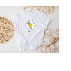 daisy shirt, wildflower shirt, floral shirt gift, birth month flower, gift for sister, summer shirt, daisy women shirt,