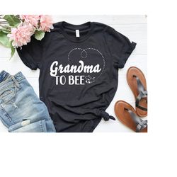 grandma shirt, grandma to bee shirt, mother's day shirt, gift for her, t-shirt for grandma, mom shirt, funny mother shir
