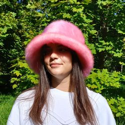 Pink bucket hat made of faux fur. Cute fuzzy bucket hats. Fluffy pink hat. Festival fuzzy hat. Stylish shaggy fur hat.