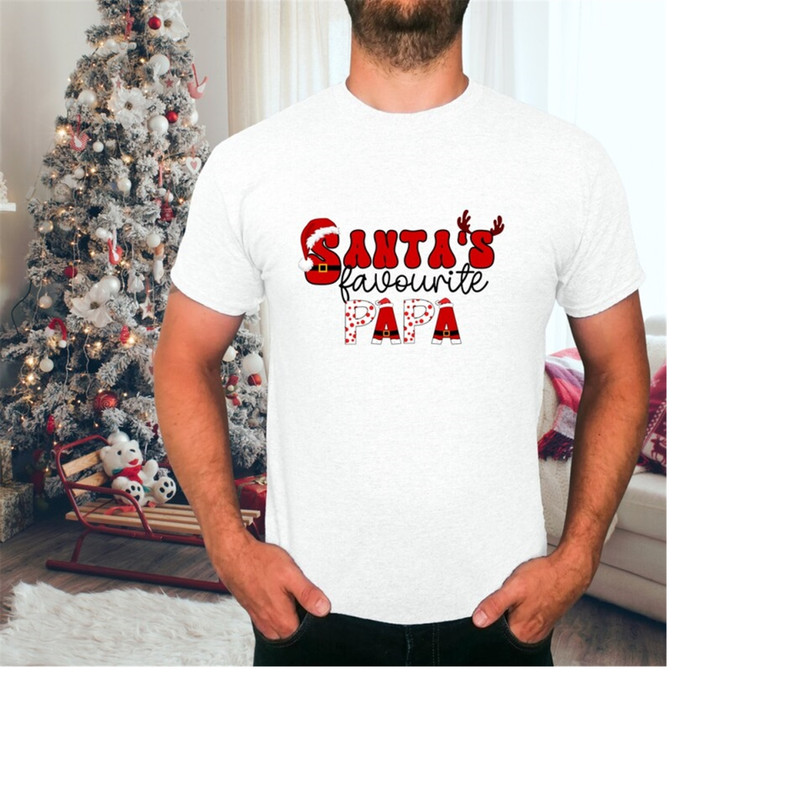 MR-1892023113013-christmas-papa-t-shirt-santas-favourite-shirts-group-image-1.jpg