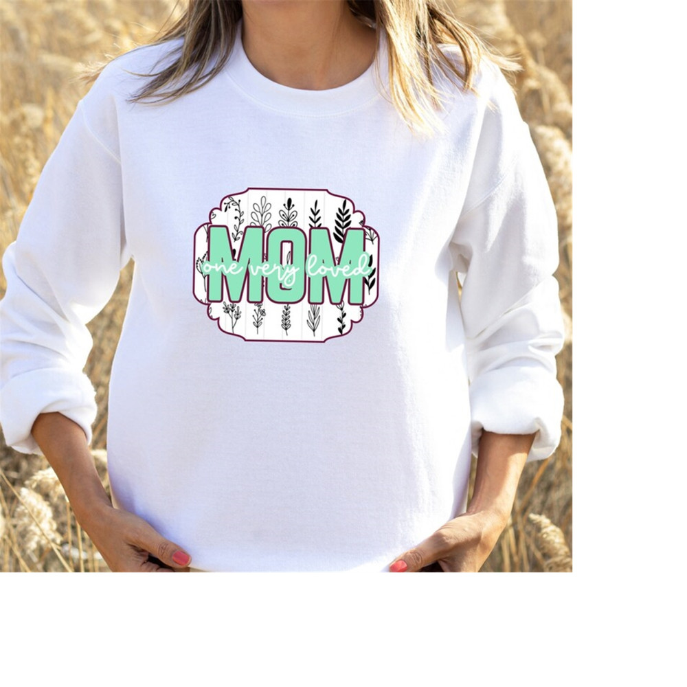 MR-1892023115950-adult-mom-floral-plaque-sweatshirt-mothers-day-image-1.jpg