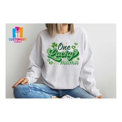 One Lucky Mama Sweatshirt, Four Leaves Clover, Heart Tee, Green Shirt, Mother's Day, St Patrick's Day, Irish Gift, Shamr