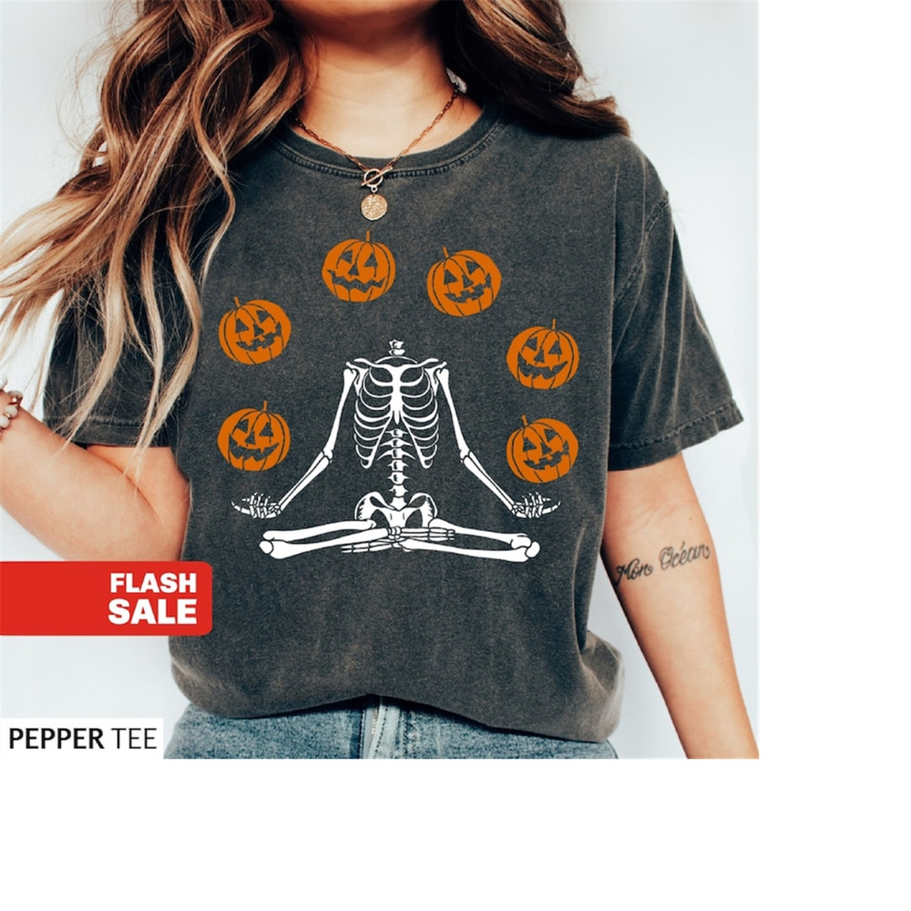 MR-19920231125-skeleton-halloween-shirt-pumpkin-halloween-sweatshirt-tee-pepper.jpg