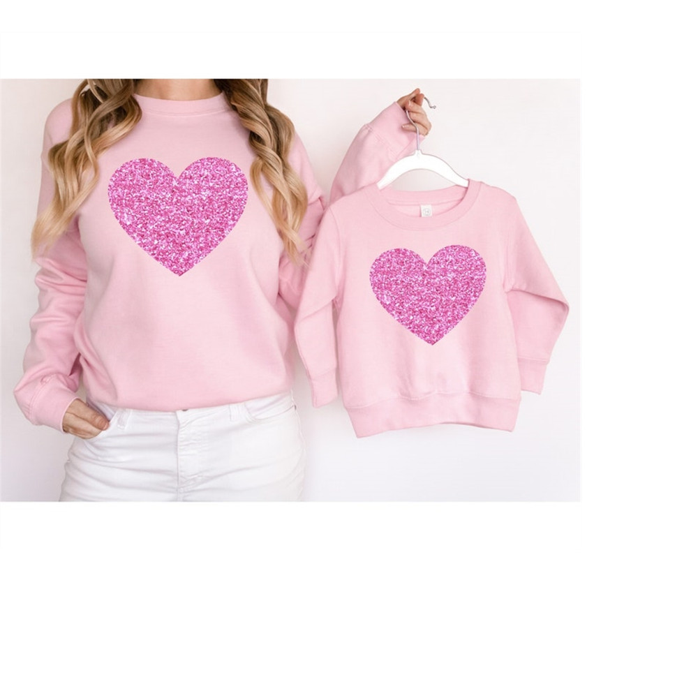 MR-1992023113714-glitter-heart-sweatshirt-valentines-day-mommy-and-me-outfits-sweatshirt.jpg