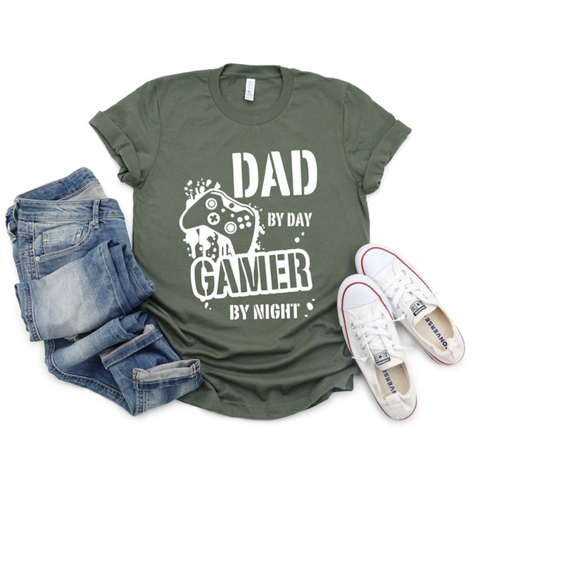 MR-1992023144356-funny-dad-shirt-dad-by-day-gamer-by-night-shirt-image-1.jpg