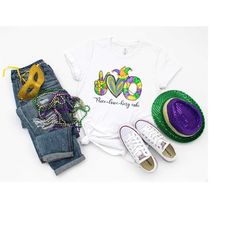 peace love king cake mardi gras shirt, mardi gras shirt, peace shirt, love shirt, king cake shirt, mardi gras tee, mardi
