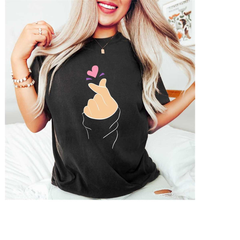 MR-2092023103016-korean-music-finger-heart-shirt-k-pop-finger-heart-tee-image-1.jpg