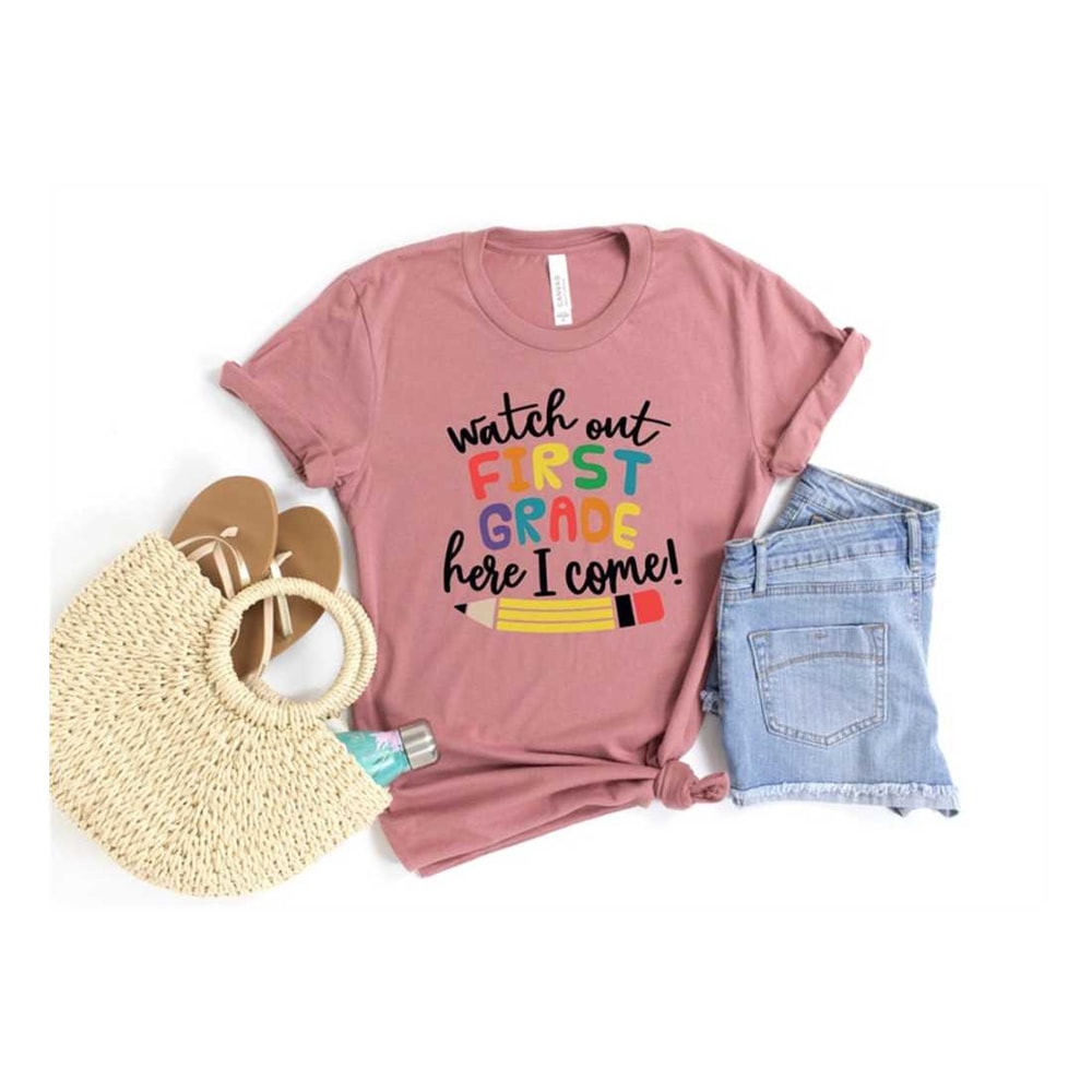 MR-22920231769-watch-out-first-grade-here-i-come-shirtback-to-school-image-1.jpg