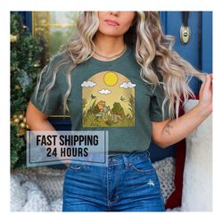 frogs reading book tshirt, frog tshirt, frog lover gift,frog lover tshirt, gift for her trendy tshirt, animal lover gift