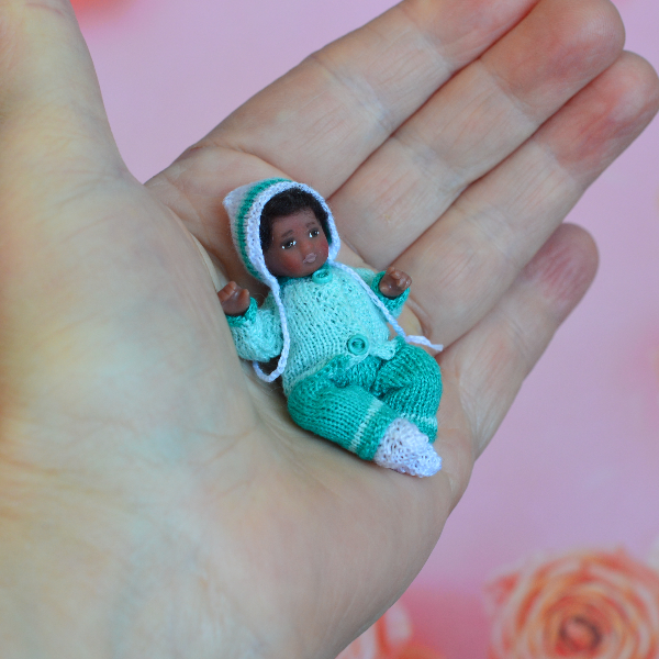 Miniature -doll -child -in- 12th- scales-2