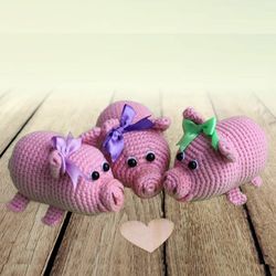 Mini pig keychain, crochet pig, pig amigurumi, crochet bag charm, pig cute keychain, small pink pig farm animal, amiguru