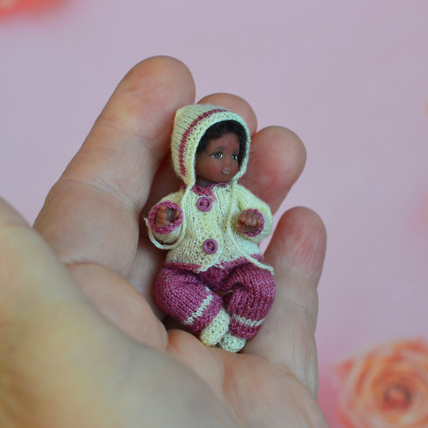 A- baby- for- the- dollhouse-2