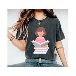 Girl Reader Shirt Book Lover Shirt Book Shirt Reading Shirt Love Reading Shirt Book shirt Club Book Gift Wild Flower Shi