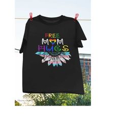 free mom hugs - lgbt lgbtq pride - rainbow sunflower gift t-shirt, bisexual shirt, gay shirt, lesbian shirt, lgbt pride
