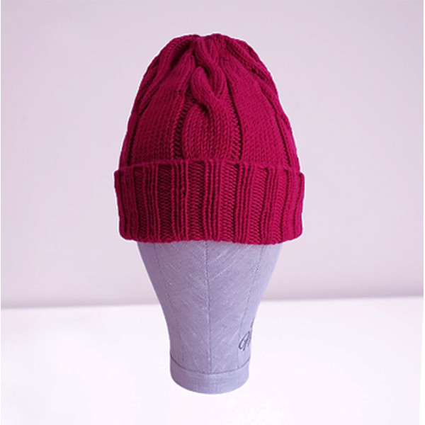 hat-with-cables-of-knitting-needles 4.jpg
