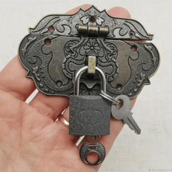 Set of locks with key 75x78mm rim lock with eyelet and neat quality padlock with 2 keys