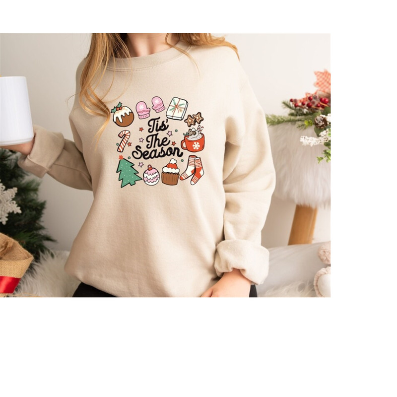 MR-2892023111417-retro-christmas-sweatshirt-tis-the-season-sweatshirt-vintage-image-1.jpg
