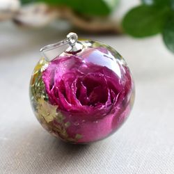 Real rose pendant. Sphere pendant real flowers. Bouquet of flowers sphere pendant.