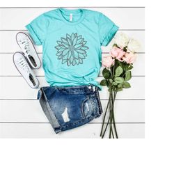 flower t-shirt, women's flower shirt, spring shirts for women, summer t-shirt, cute gardening shirt, cute spring shirt,