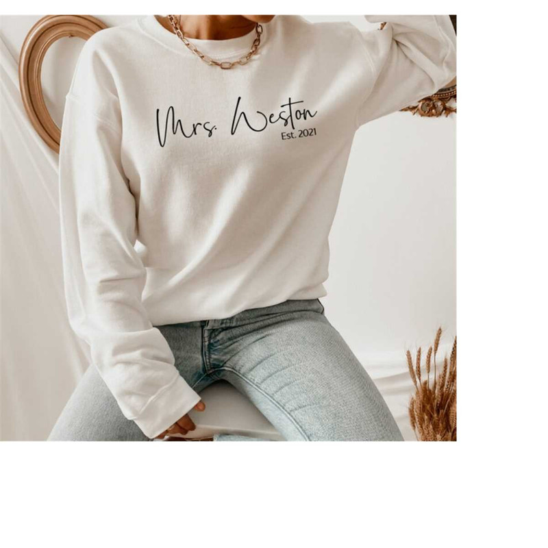 MR-2992023161012-personalized-gift-for-bride-mrs-sweatshirt-wedding-gift-white.jpg