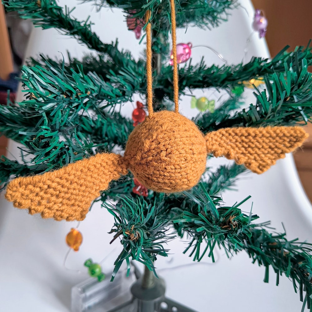 Knitted Golden Snitch Christmas tree decorations Griffindor Harry Potter gifts Christmas gift Harry Potter gift Harry Po