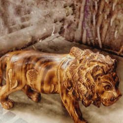 Handcrafted lion sculpture a perfect gifting idea