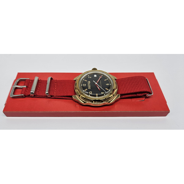 Gold-mechanical-watch-Vostok-Komandirskie-Made-in-Russia-219326-red-3