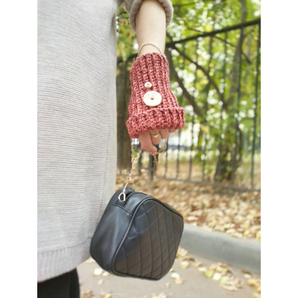 crochet accessories mitts.png