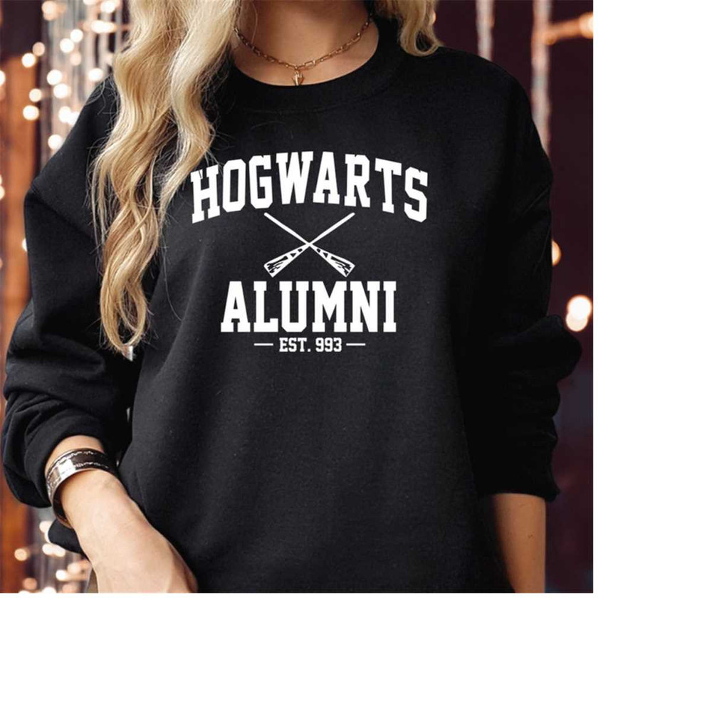 MR-2102023165023-sweatshirt-1751-hogwarts-alumni-jumper-wizard-school-alumni-black-white-logo-swt.jpg