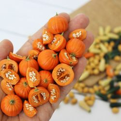 Miniature Pumpkin 1:12 Miniature Vegetables Miniature pumpkin Miniature Halloween Realistic miniatures Dollhouse