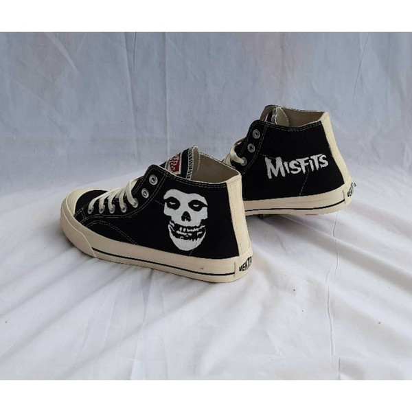 Misfits on sale converse shoes