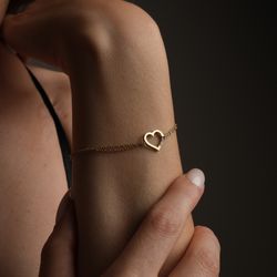 14k solid gold heart bracelet, tiny heart jewelry, dainty heart charm bracelet, 18k gold minimalist heart, gold lover gi